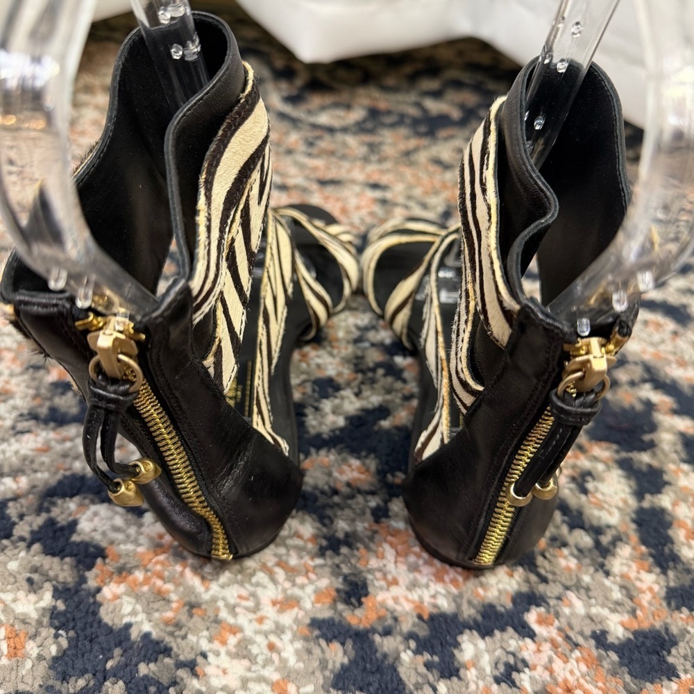 NWOT Pierre Balmain ‘Amelie’ Zebra Print Pony Hair Strappy Zip-Back Sandals Sz 6 - Picture 10 of 16